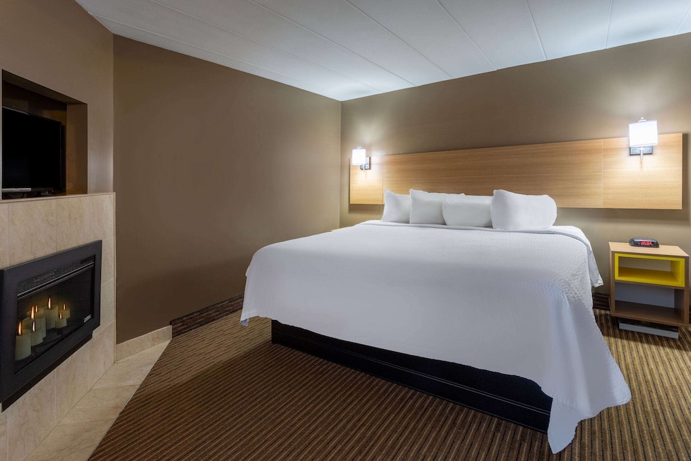 Days Inn by Wyndham Birch Run 28/36