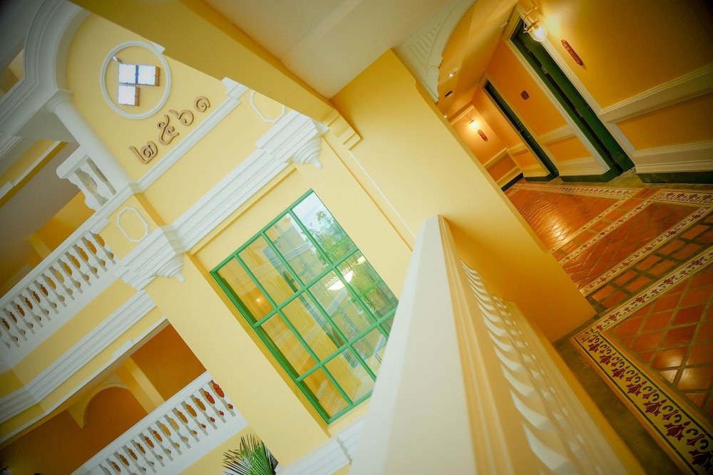 Siri Heritage Bangkok Hotel 38/71