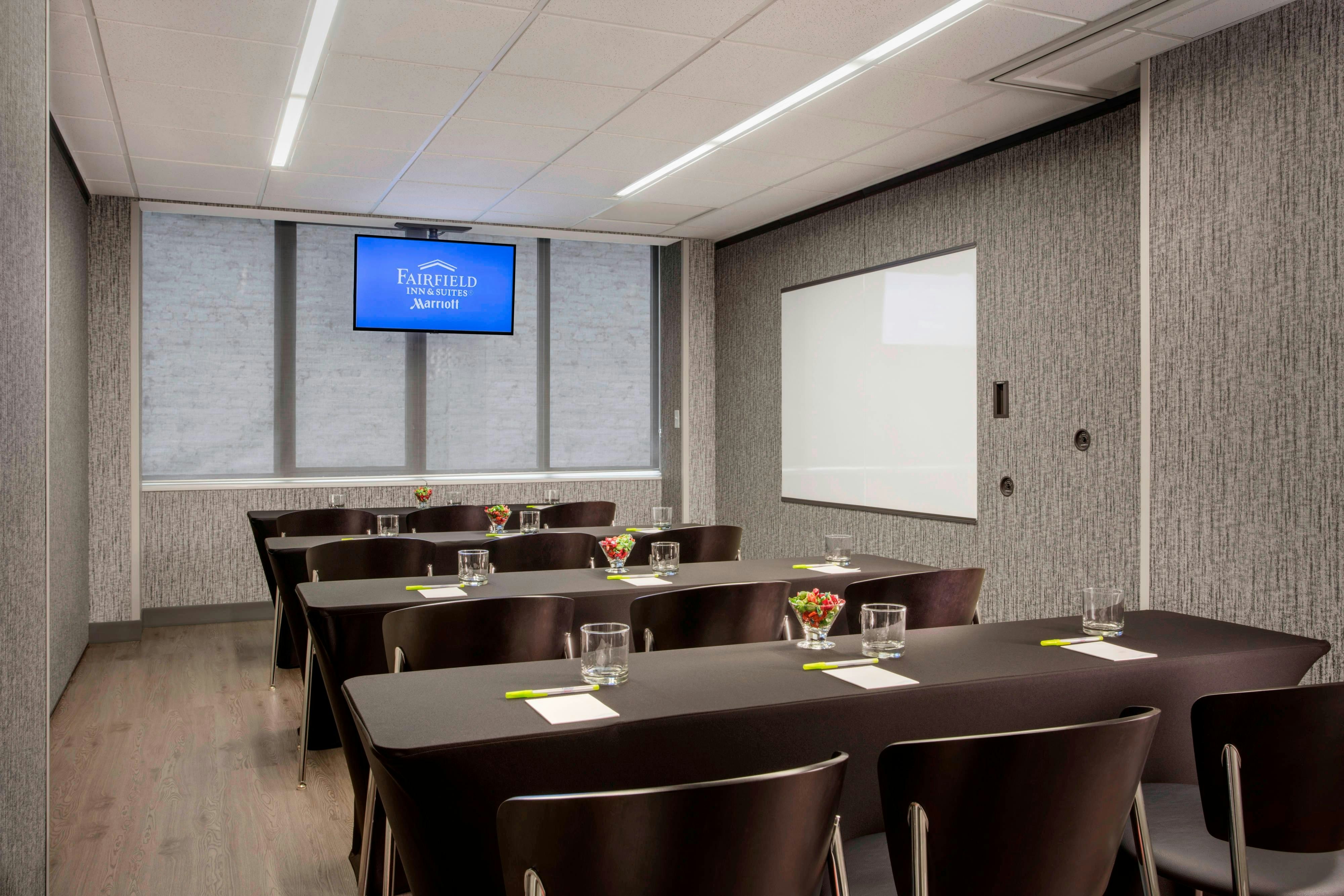Fairfield Inn & Suites Chicago Downtown / Magnificent Mile 12/16