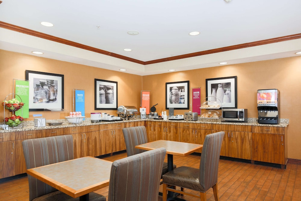 Hampton Inn Anchorage 28/33