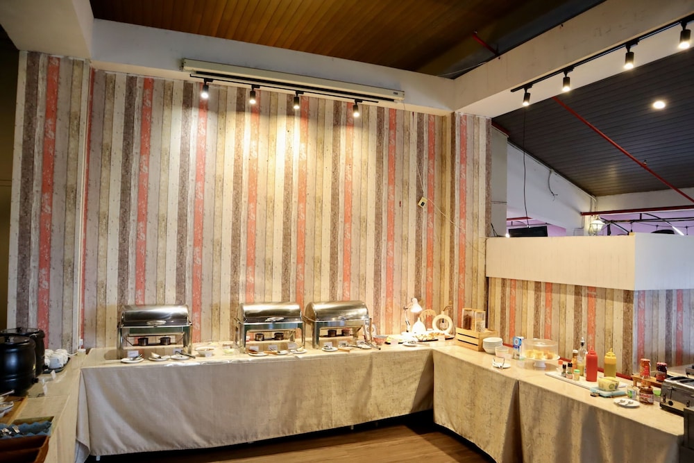 ARMENIAN STREET HERITAGE HOTEL 47/76