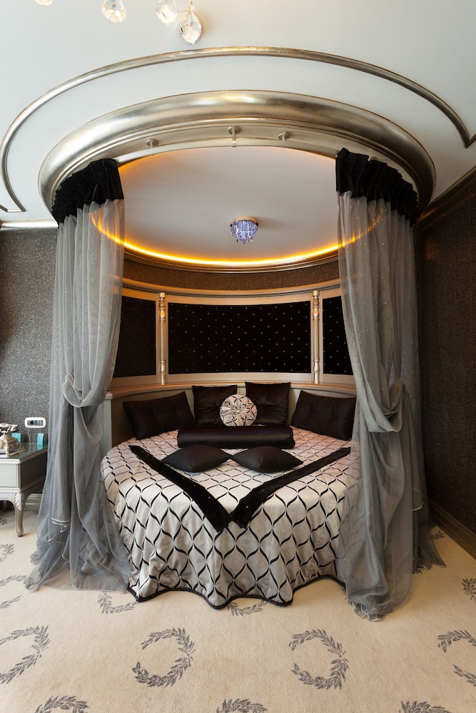 Ottomans Life Hotel S Class 33/50