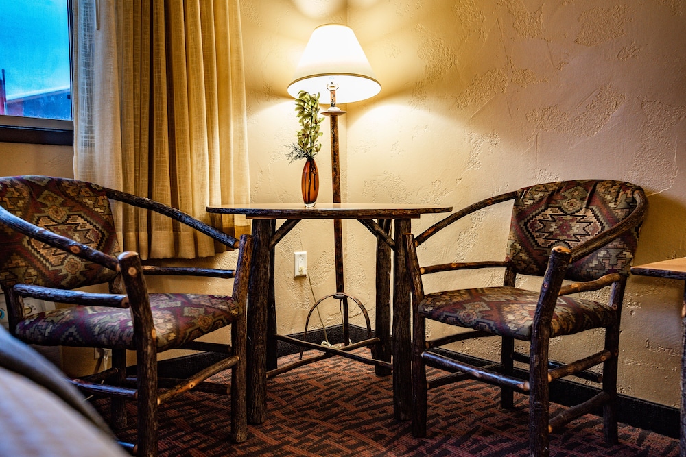 Elk Country Inn 45/68