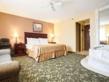 Baymont by Wyndham Battle Creek/I-94 1/9