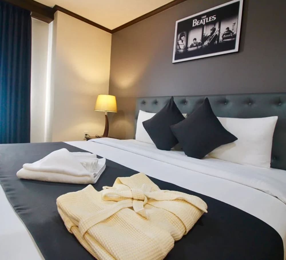 Yellow Ribbon Hills Boutique Suites 36/67