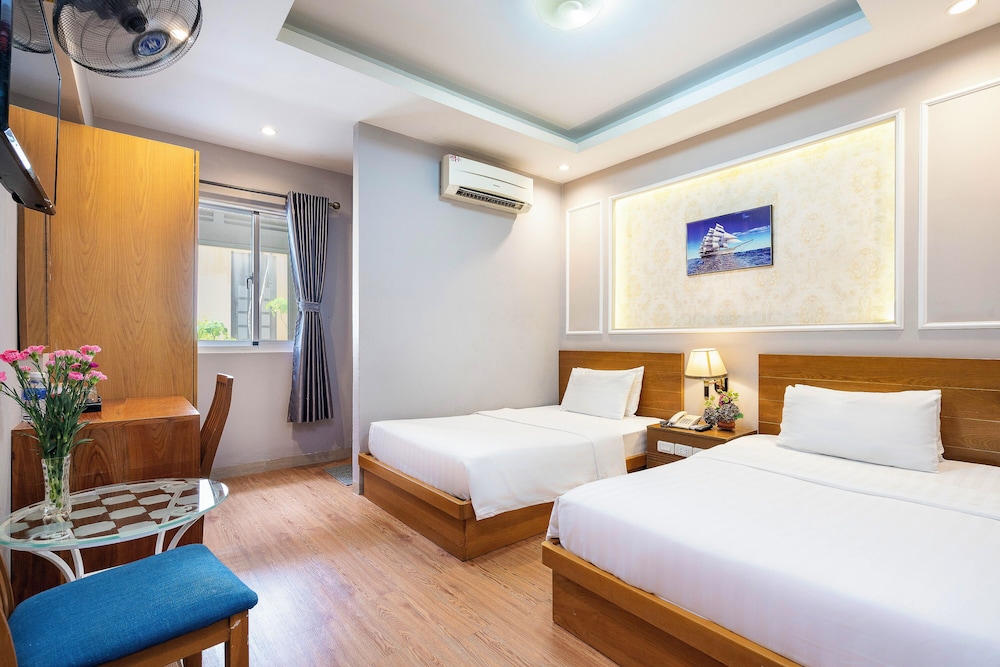 Lucky Star Hotel 266 De Tham 22/38