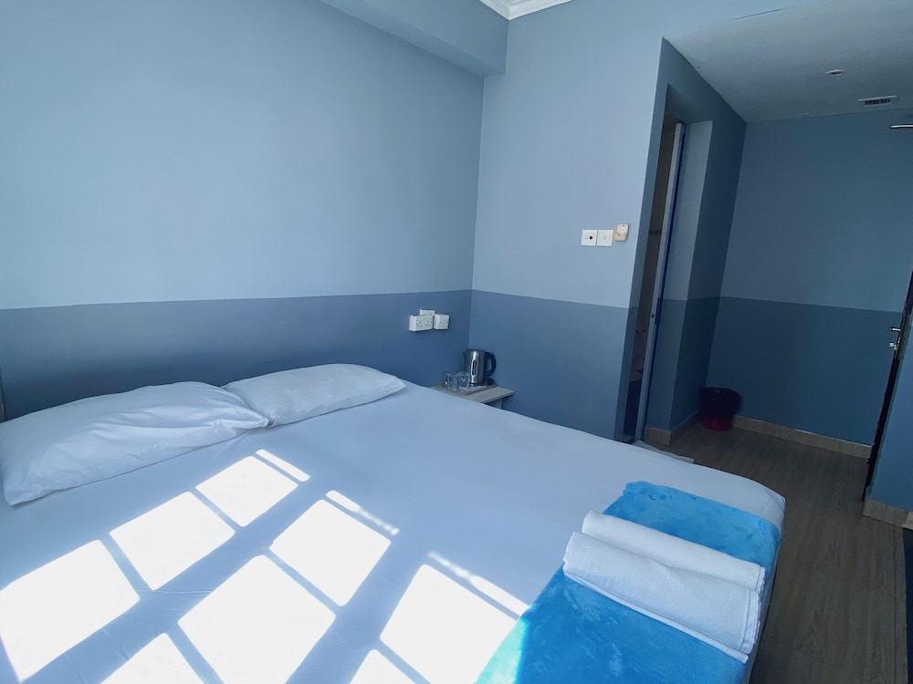 K Hotel 14 14/48