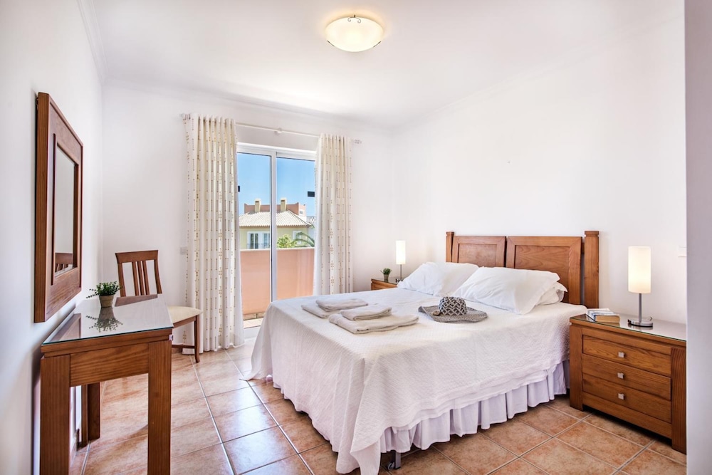 2 Bedrooms, Town House, Double and Twin Beds