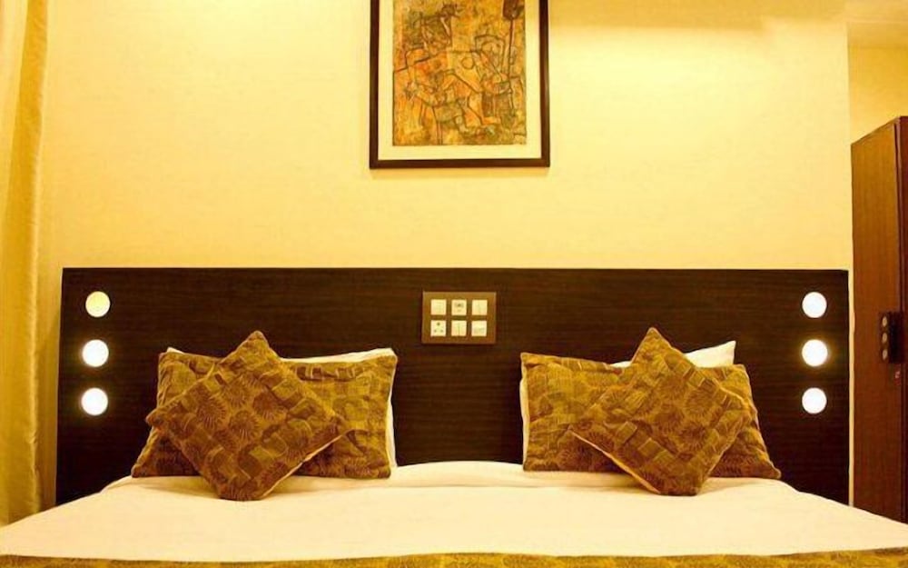 Hotel Amby Inn 23/50