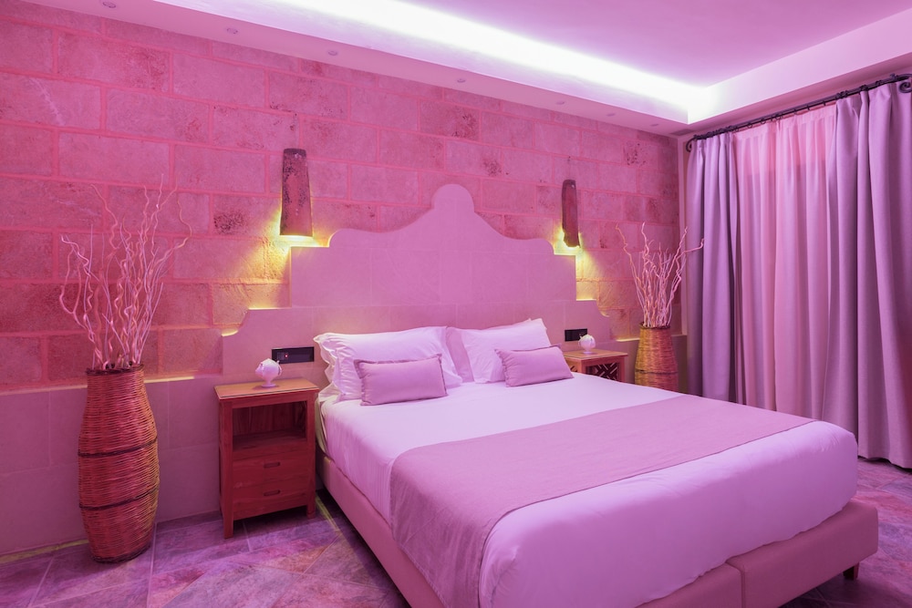 Spa, Suite, Queen Bed