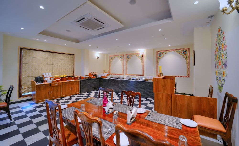 WelcomHeritage Ranthambore Mount Valley Resort 34/43