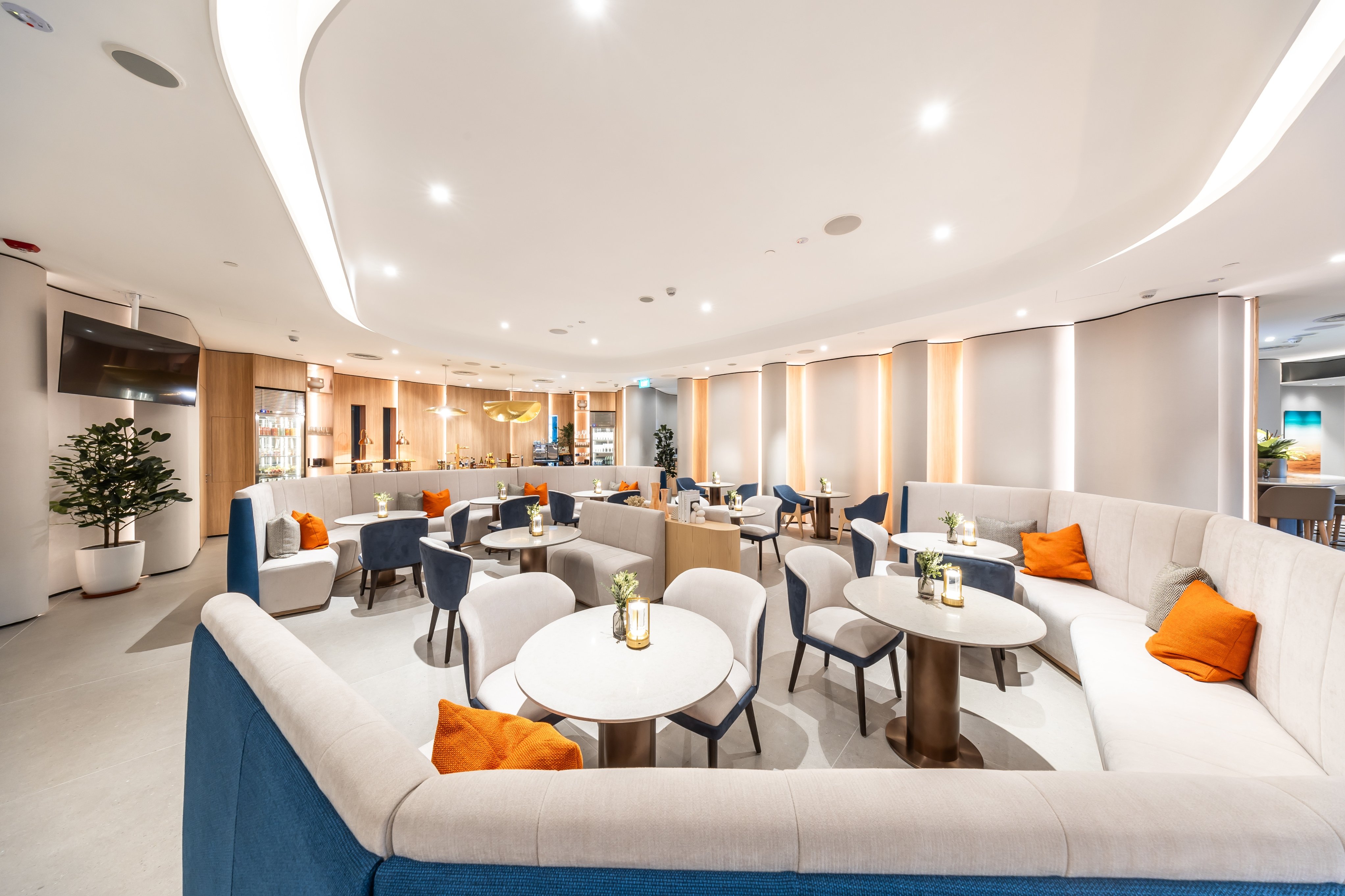 Crowne Plaza Changi Airport Hotel 53/81