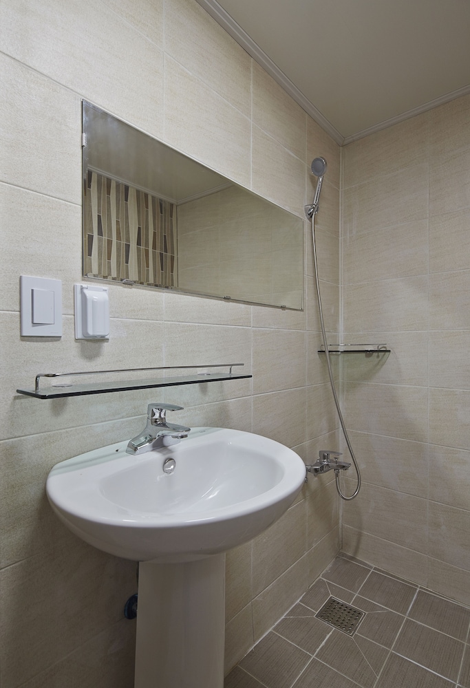 Jiwoljang Guest House 44/50