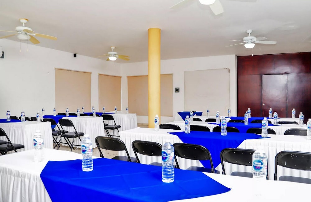 Costa Alegre Hotel And Suites 49/59