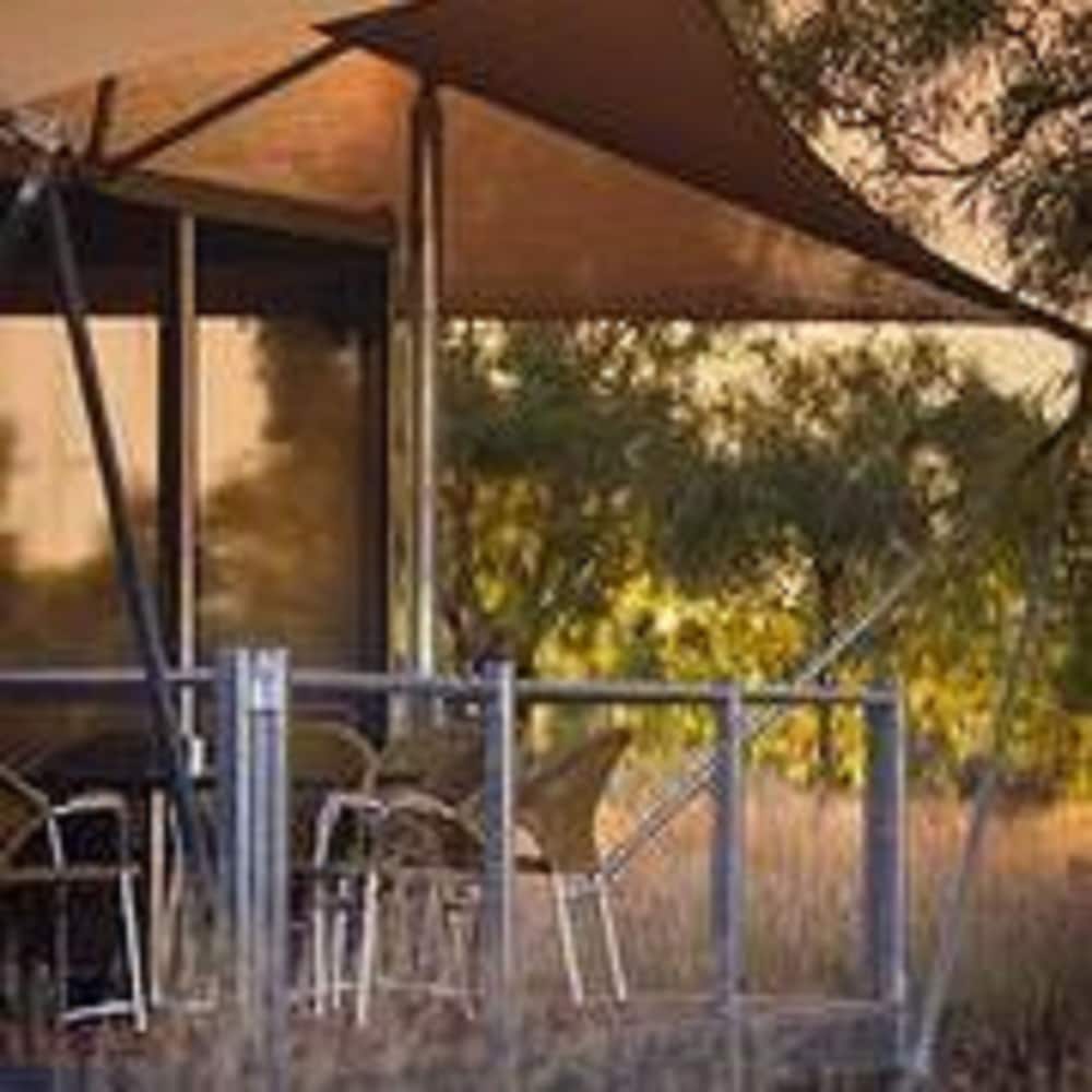 KARIJINI ECO RETREAT. 33/63