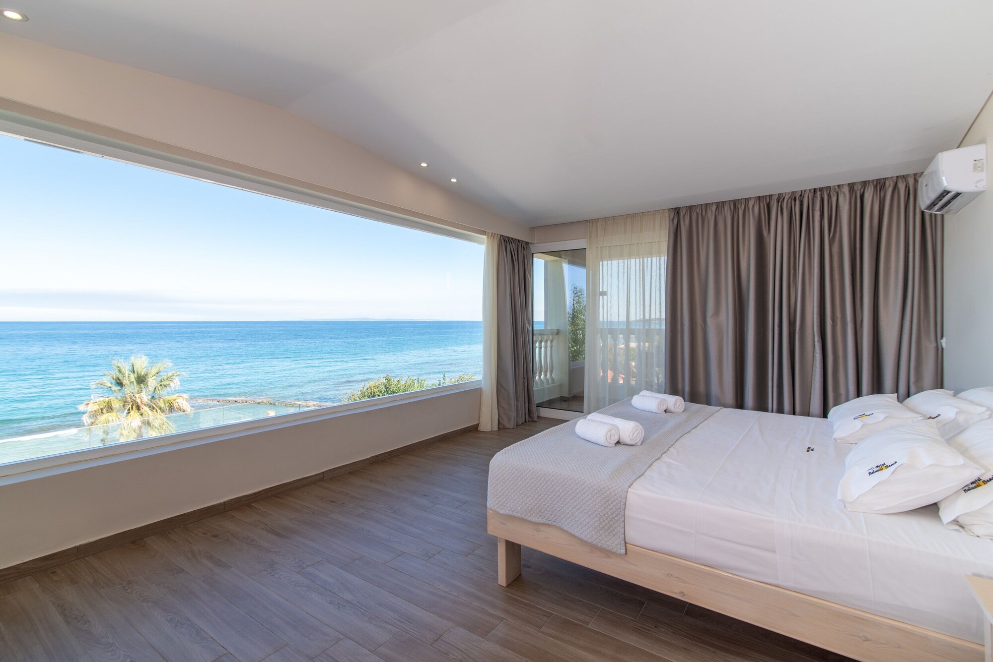 DELUXE, SUITE, QUEEN BED, SEA VIEW