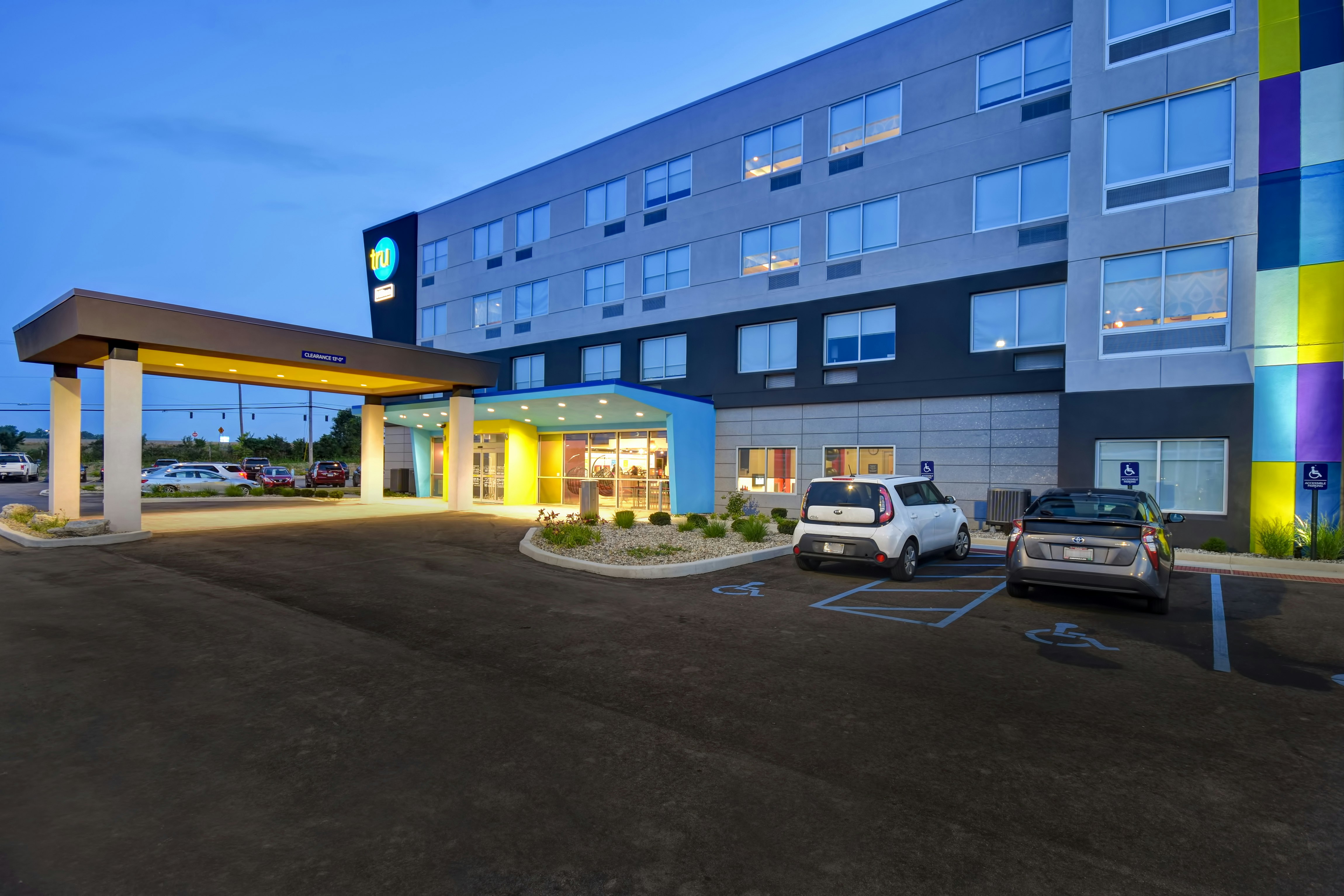 Tru by Hilton Fort Wayne, IN 53/56
