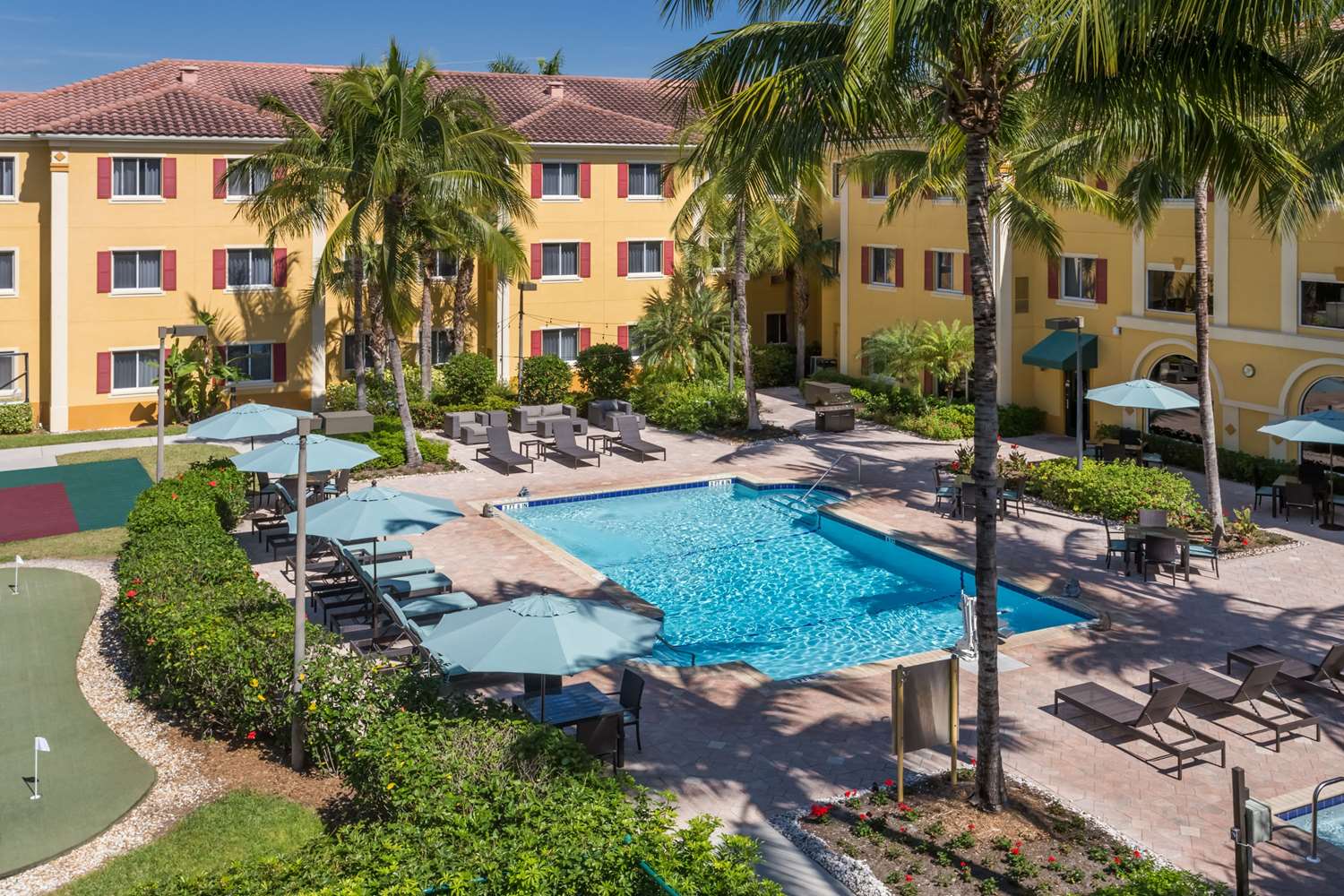 Hawthorn Extended Stay by Wyndham Naples 49/54