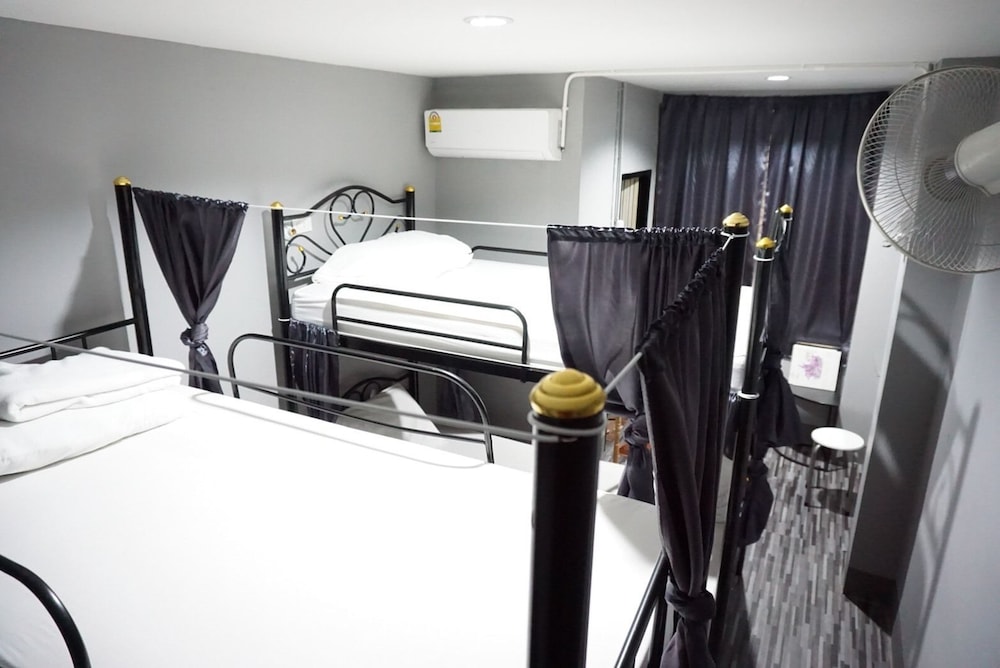 FEMALE DORM, 4 BEDS