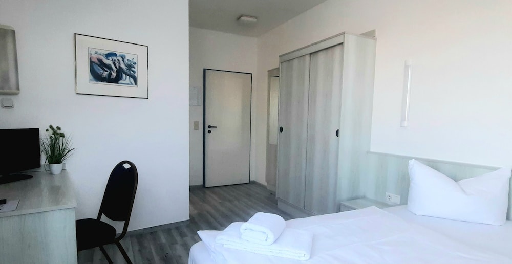 Central-Hotel Tegel 12/50
