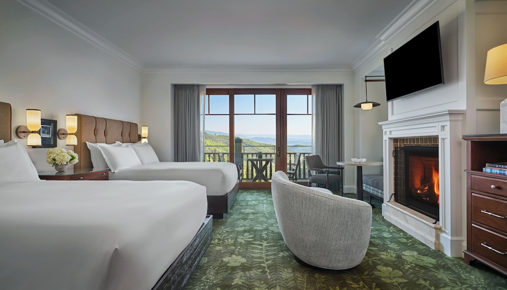ROOM, 2 QUEEN BEDS, PEAK VIEW