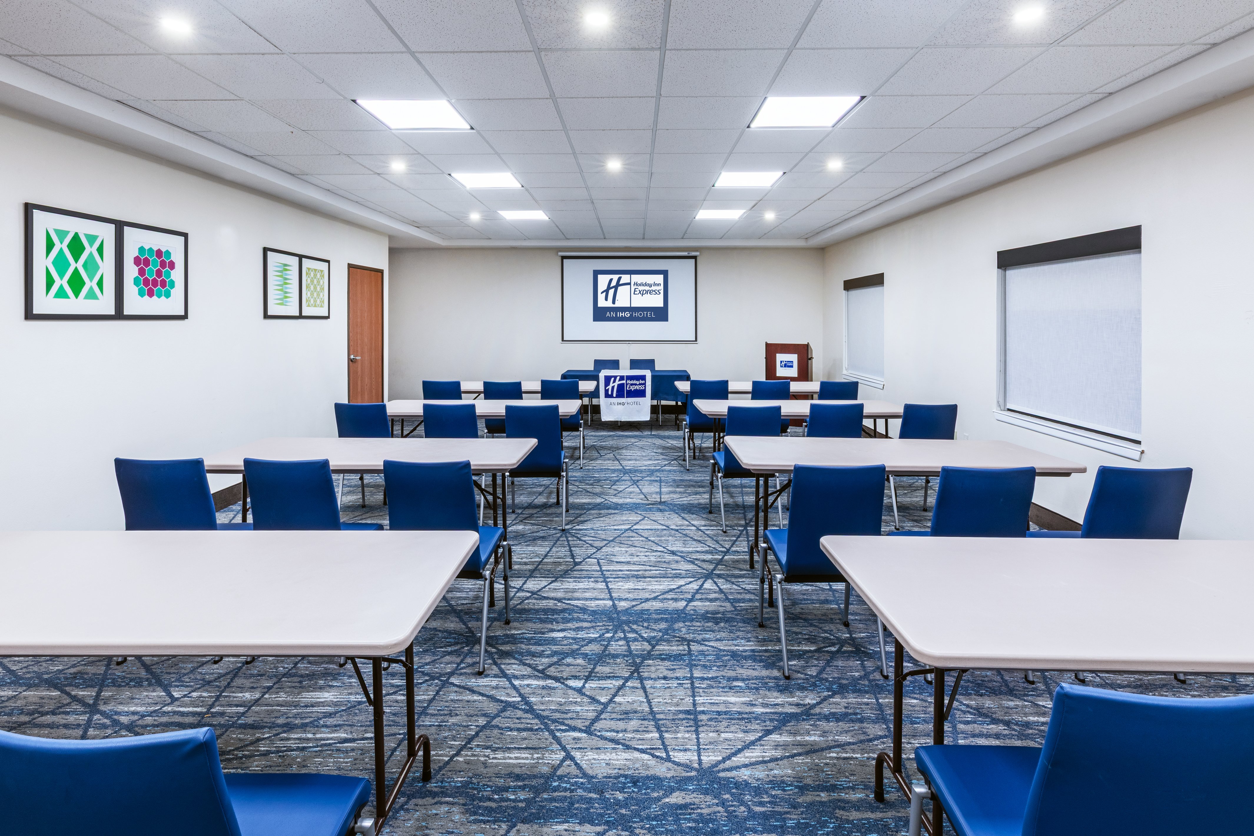 Holiday Inn Express Hotel And Suites Laredo Event Center Area 52/63