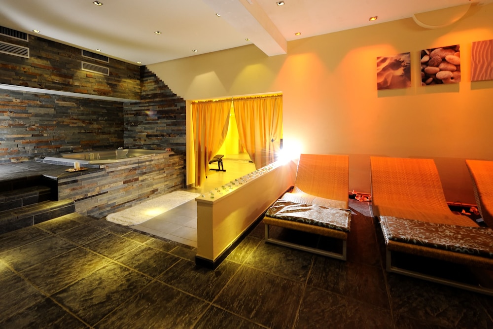 Hotel Life 53/66