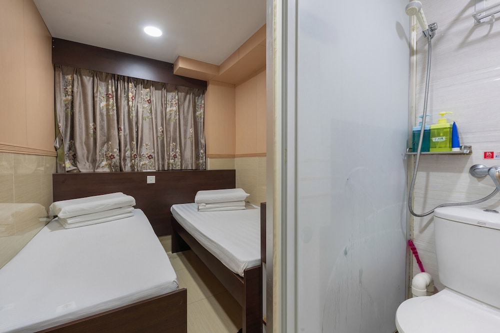 Kam Fu Guest House 29/31