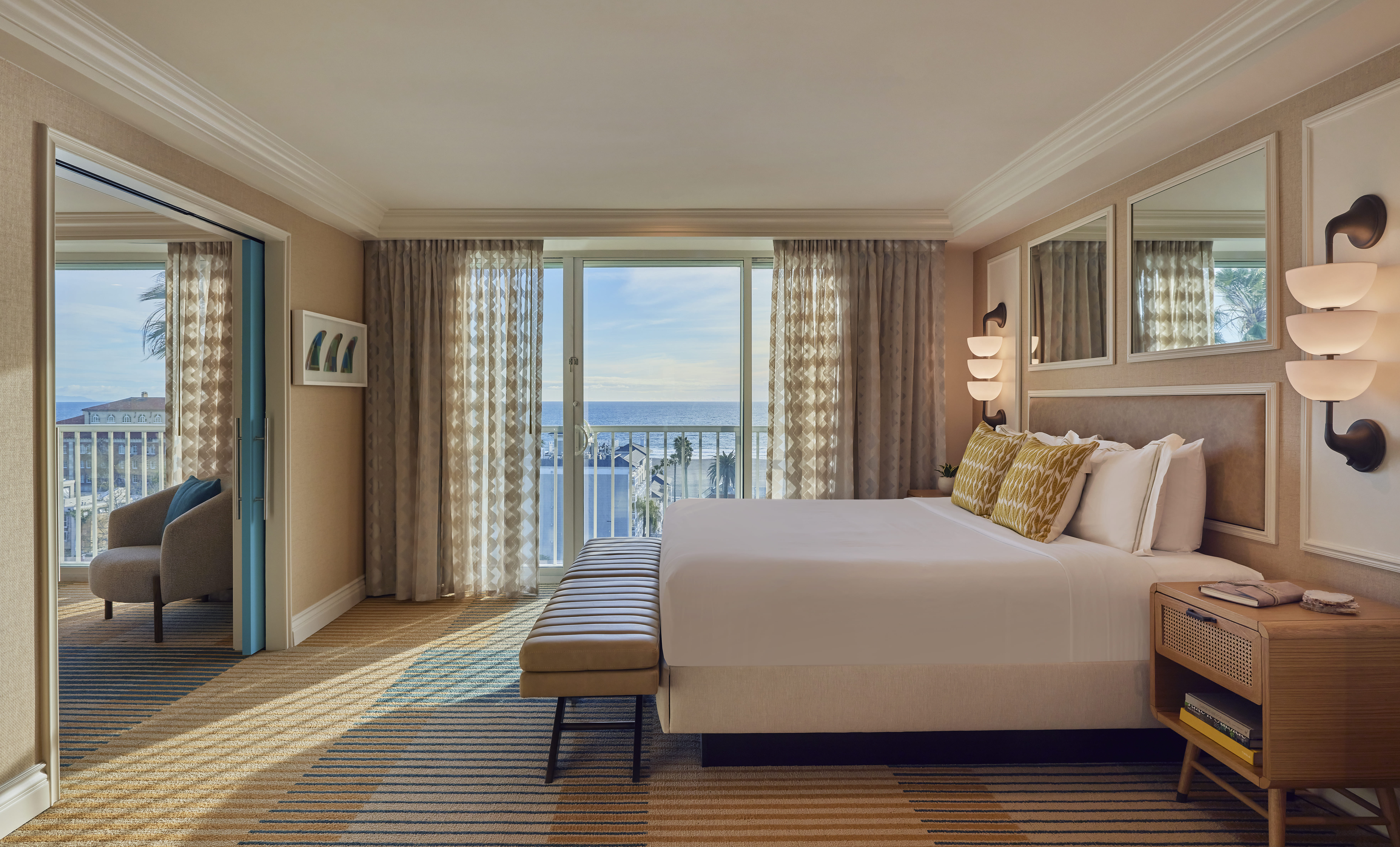Palm, Suite, Accessible