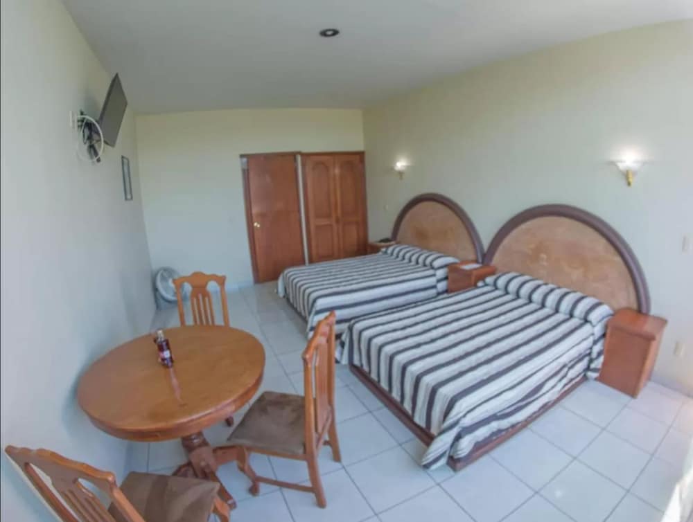 Hotel Plaza Sahuayo 12/52