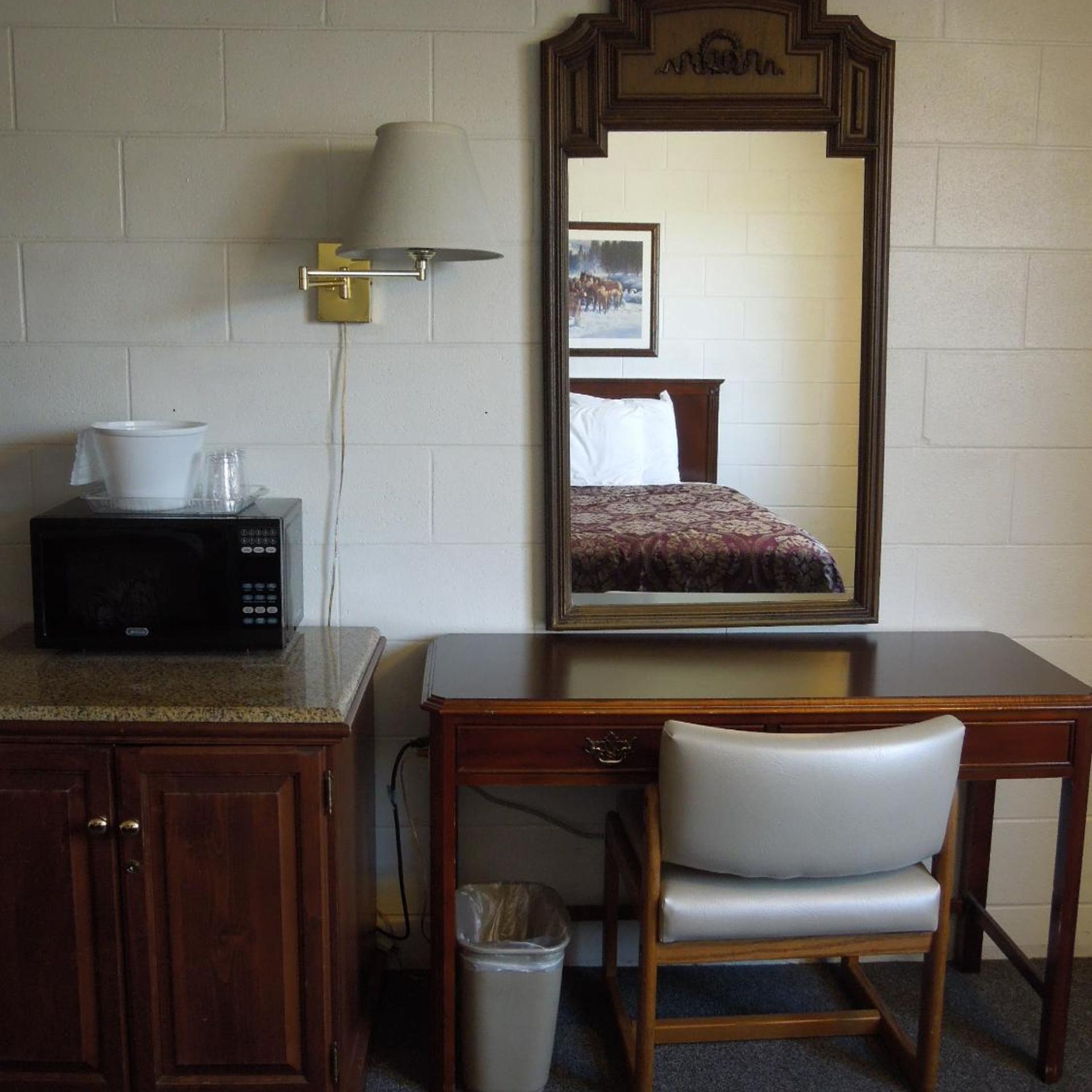 The Pines Motel 21/26