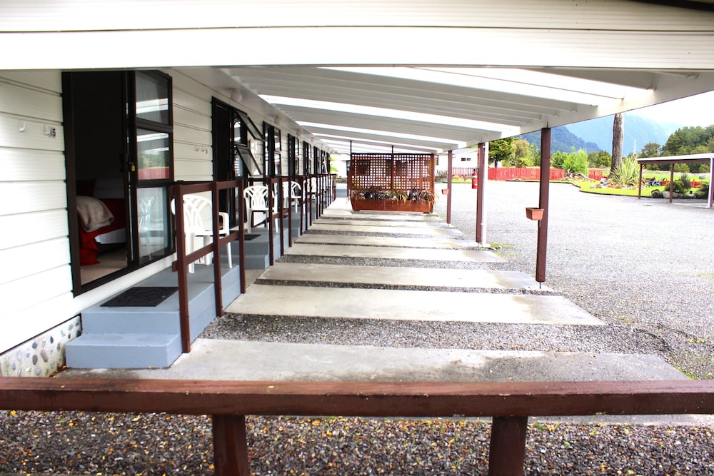 Lake Matheson Motel 49/53