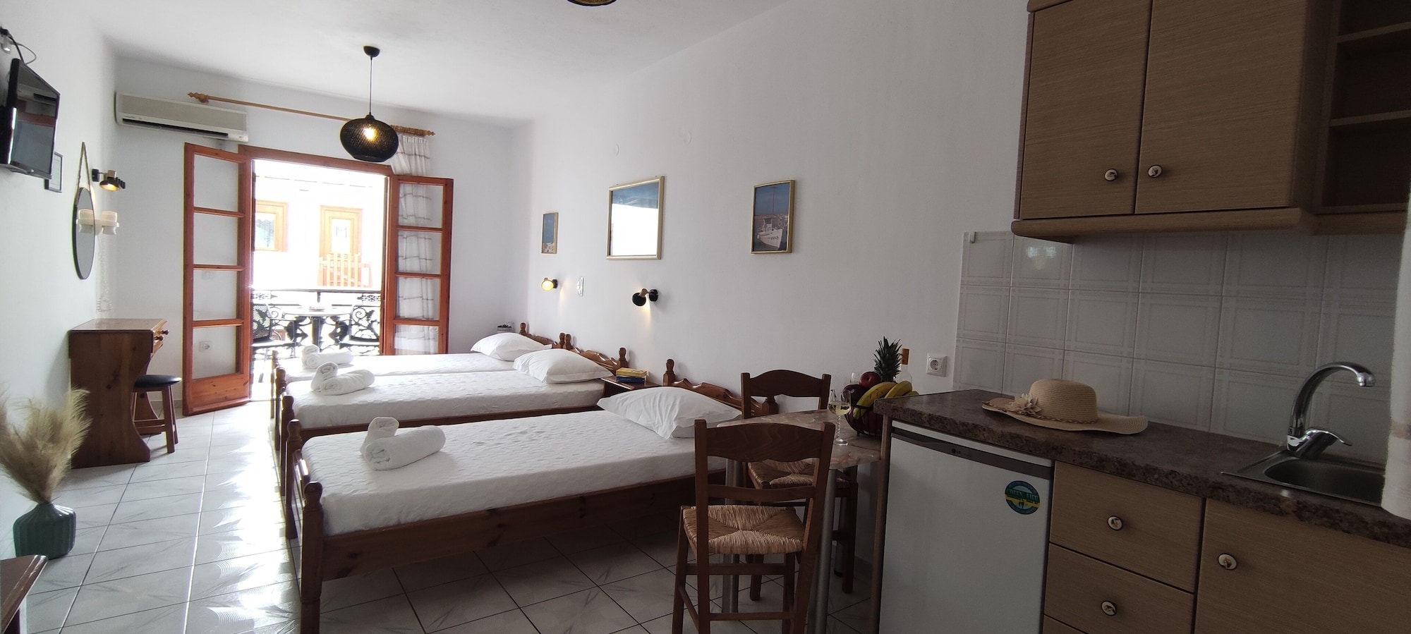 غرفة قياسية ثلاثية بغرفة نوم واحدة، Kapetanos Rooms 4/4