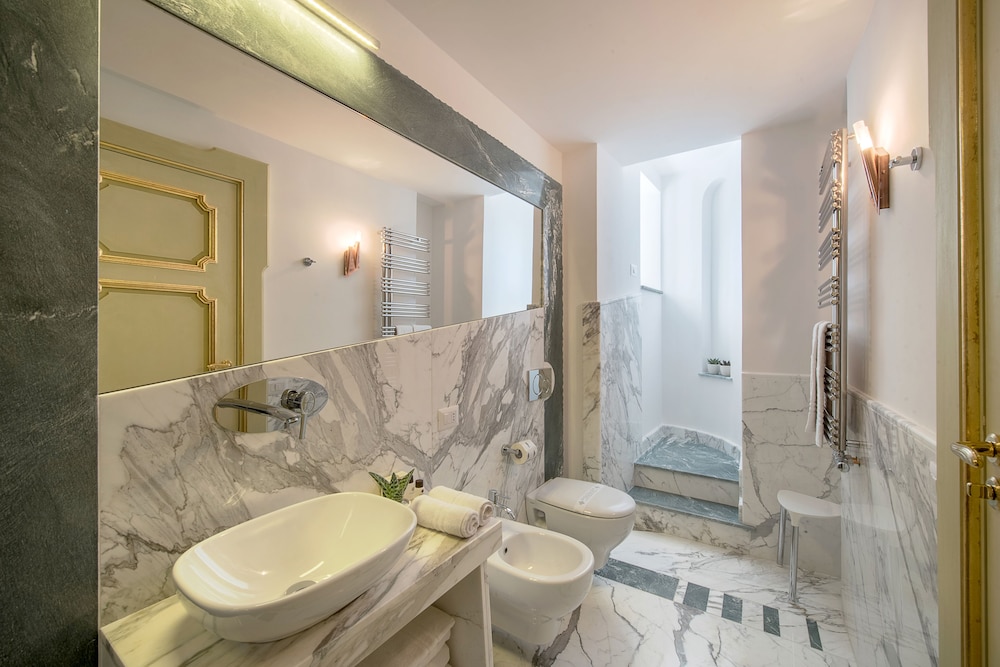Don Antonino Relais Hotel 70/71