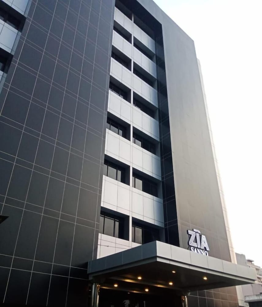 GiiA Sanno Pluit Jakarta 4/22