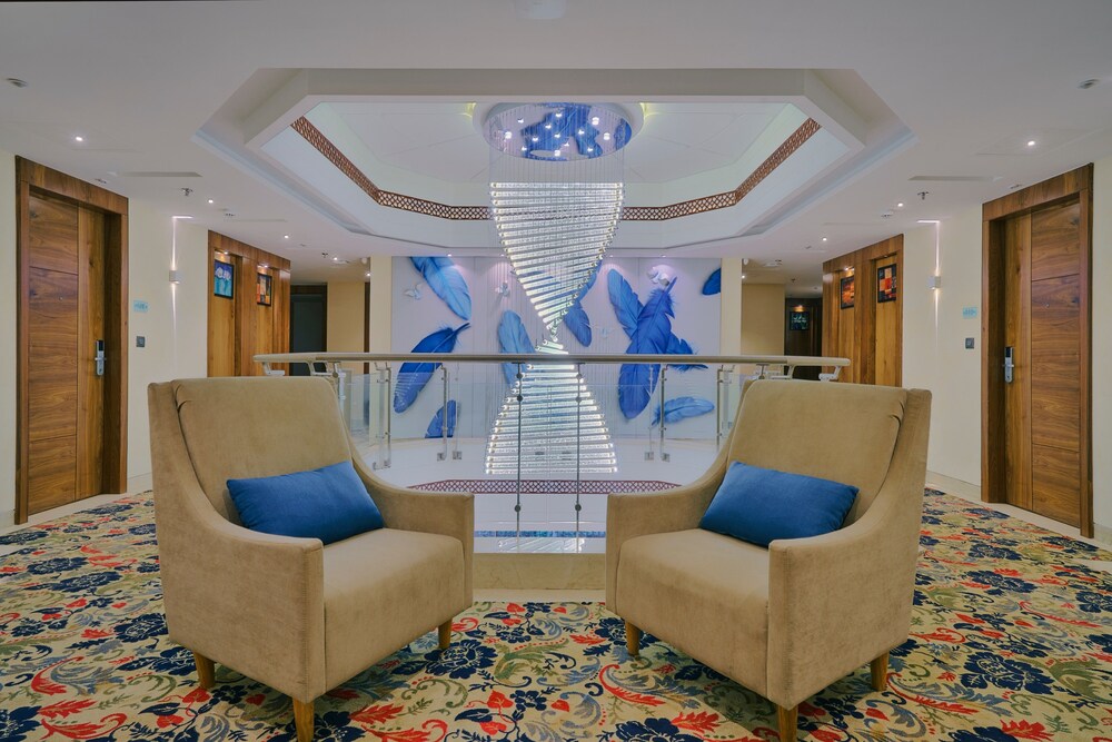 Blu Feather Hotel & Spa 12/69