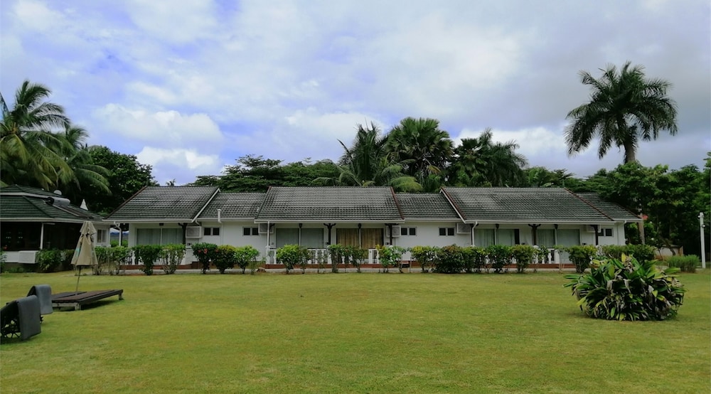 Le Relax Beach Resort 48/60
