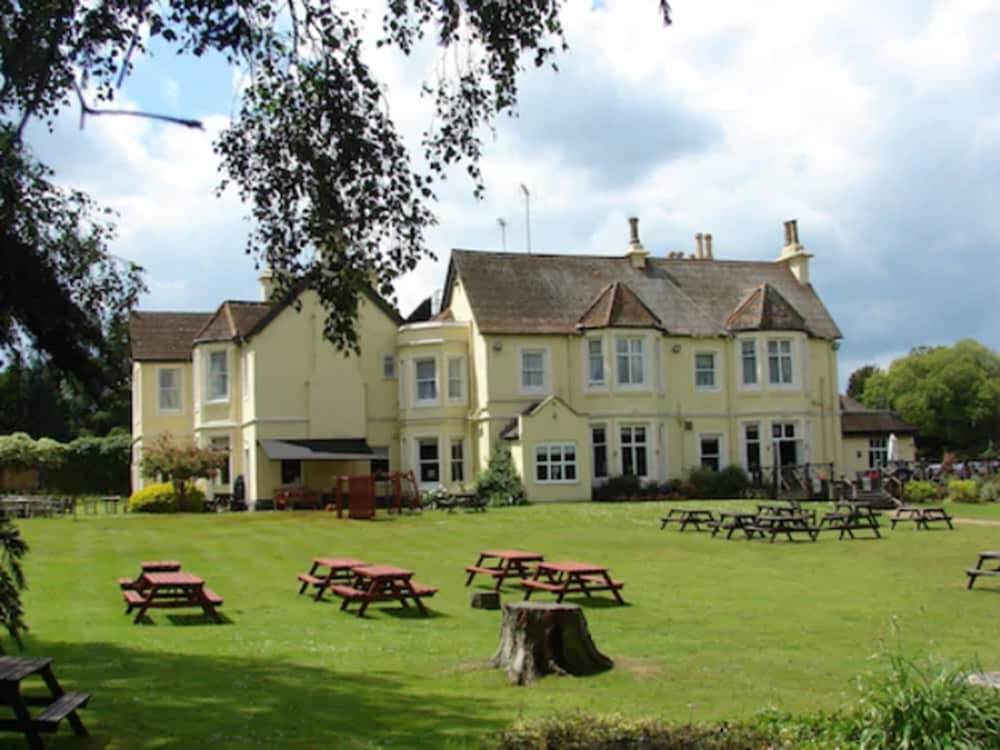 Worplesdon Place Hotel 4/70
