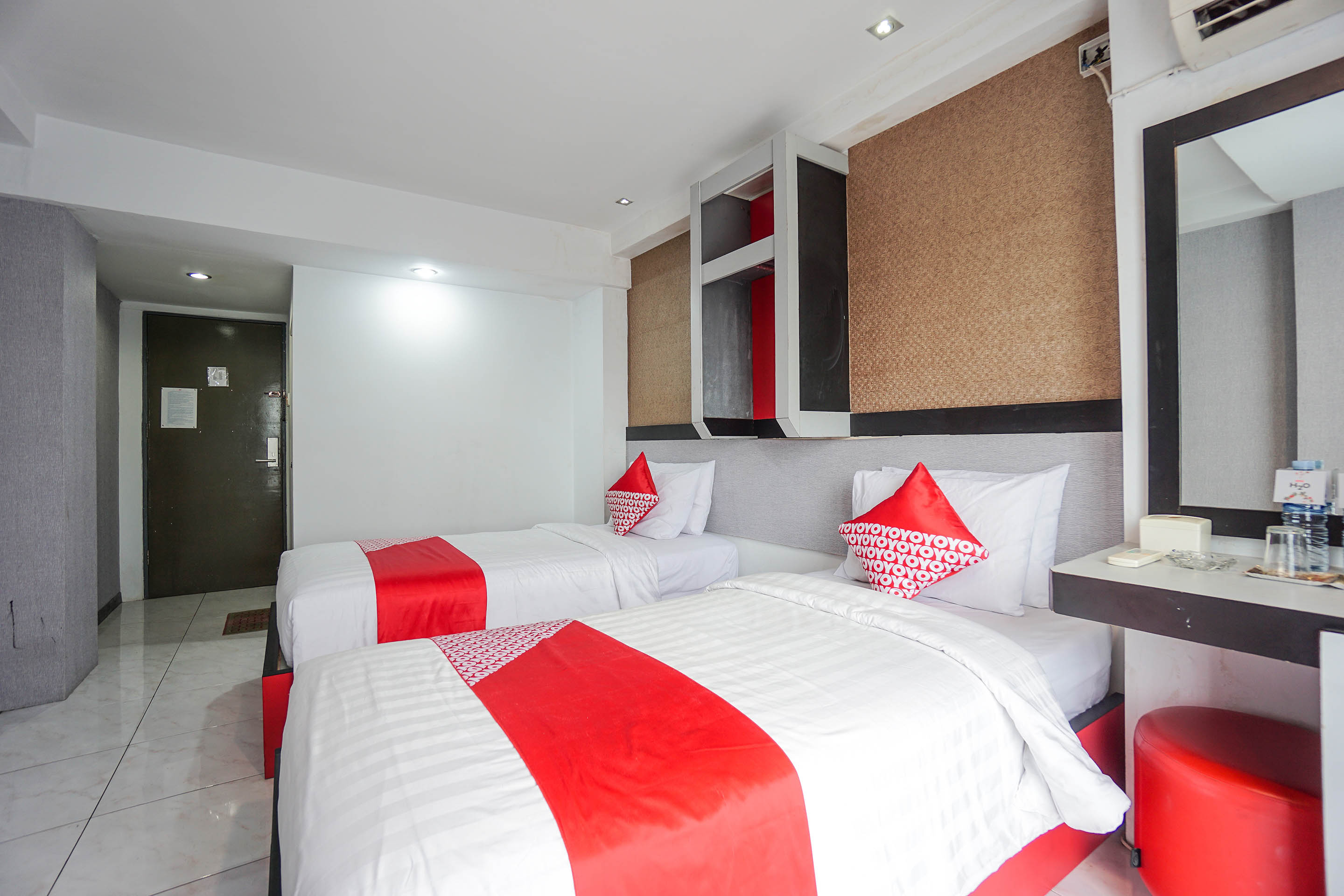 Prince Boulevard Hotel 16/42