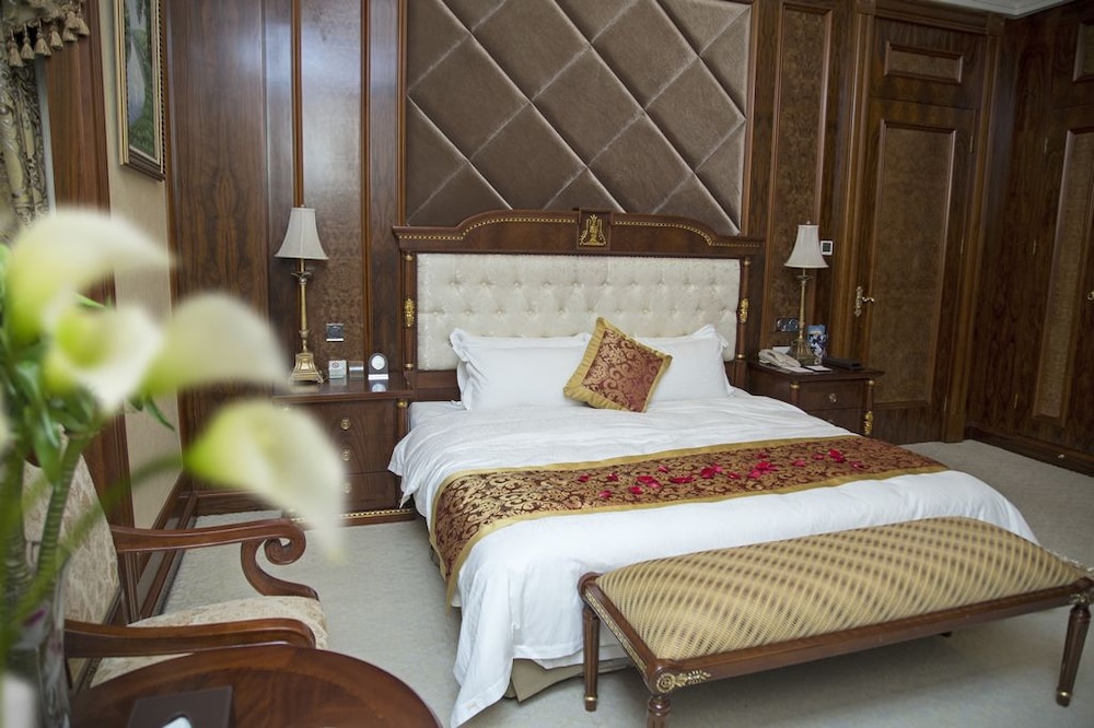 Gladden Hotel Jiangmen 23/61