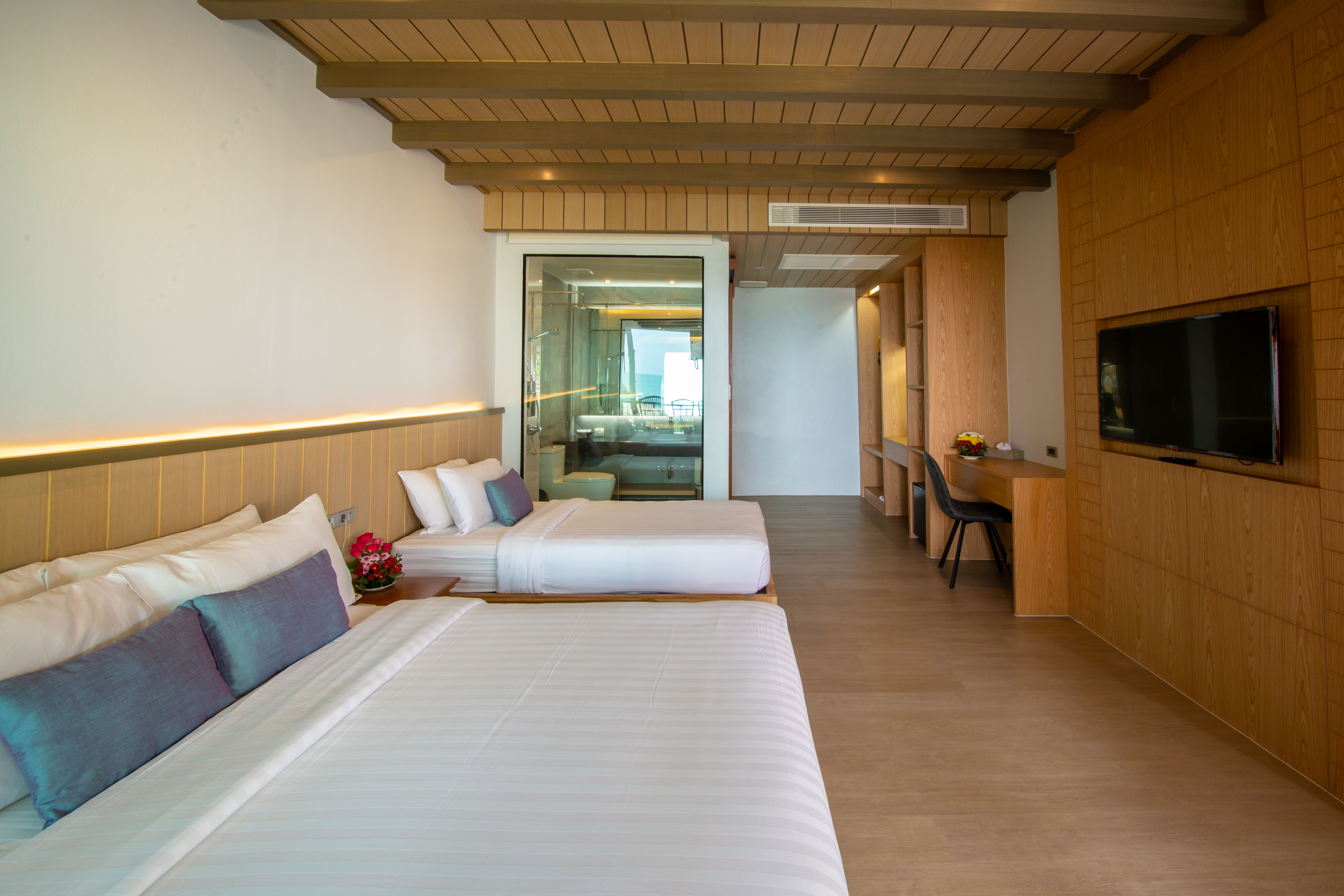 Room, Deluxe Building