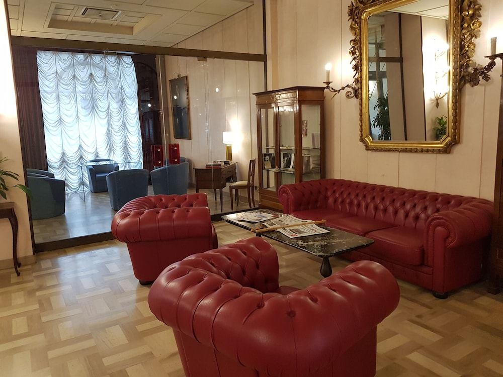 Astra Hotel 44/51