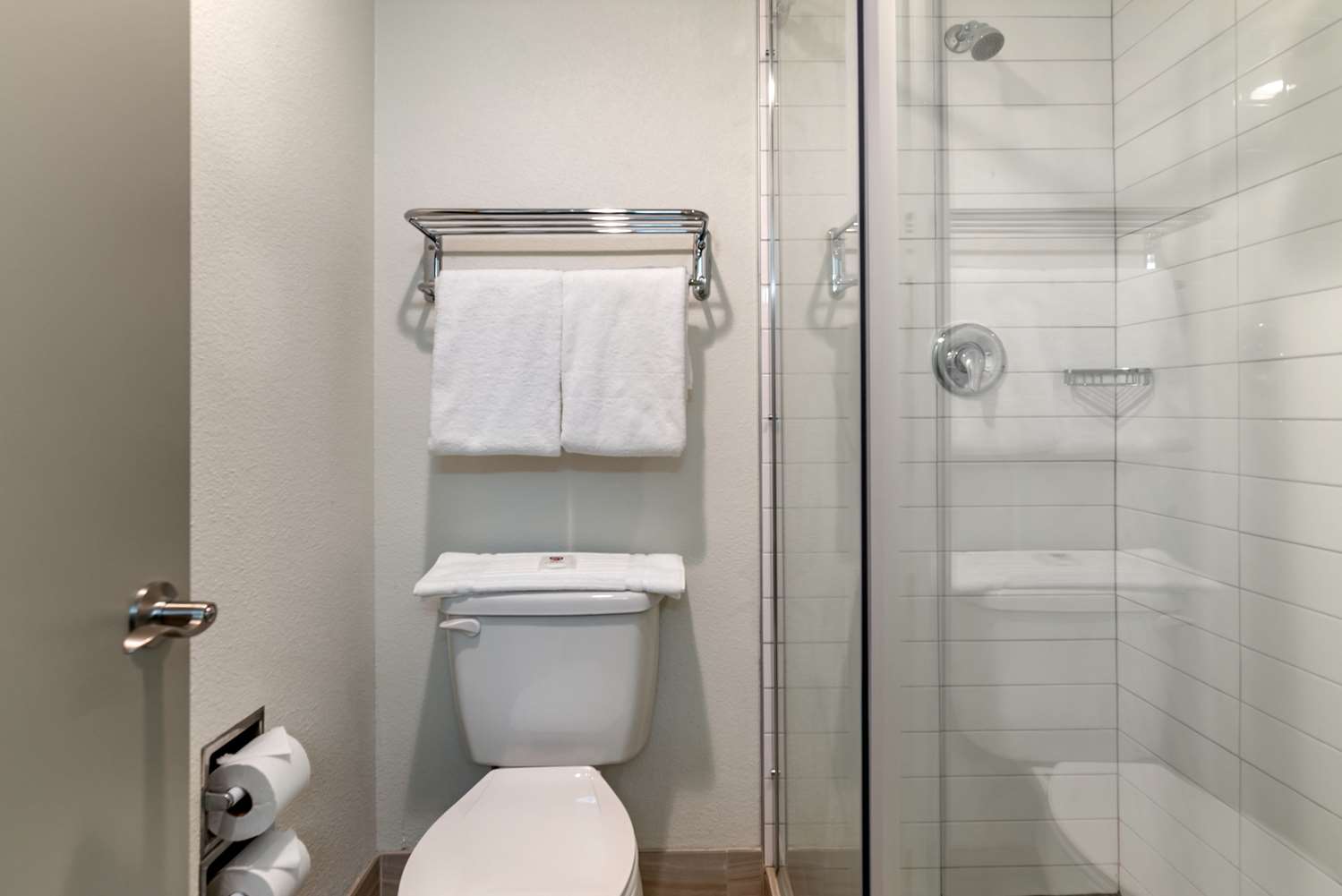 غرفة بسرير كوين، Comfort Inn and Suites Tigard near Washington Square 4/4