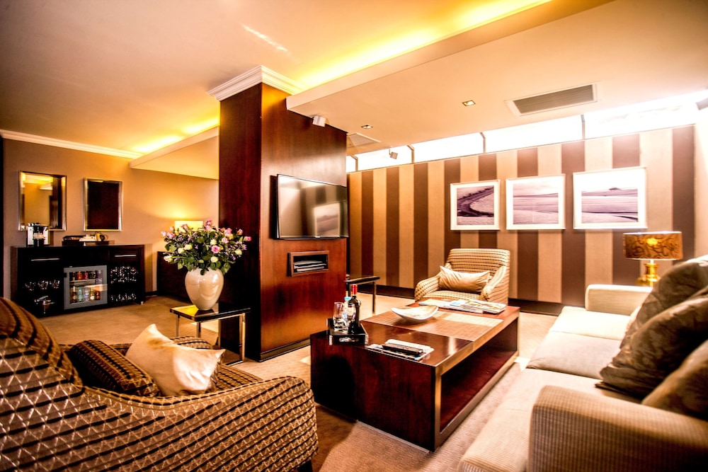 Southern Sun Pretoria 25/50