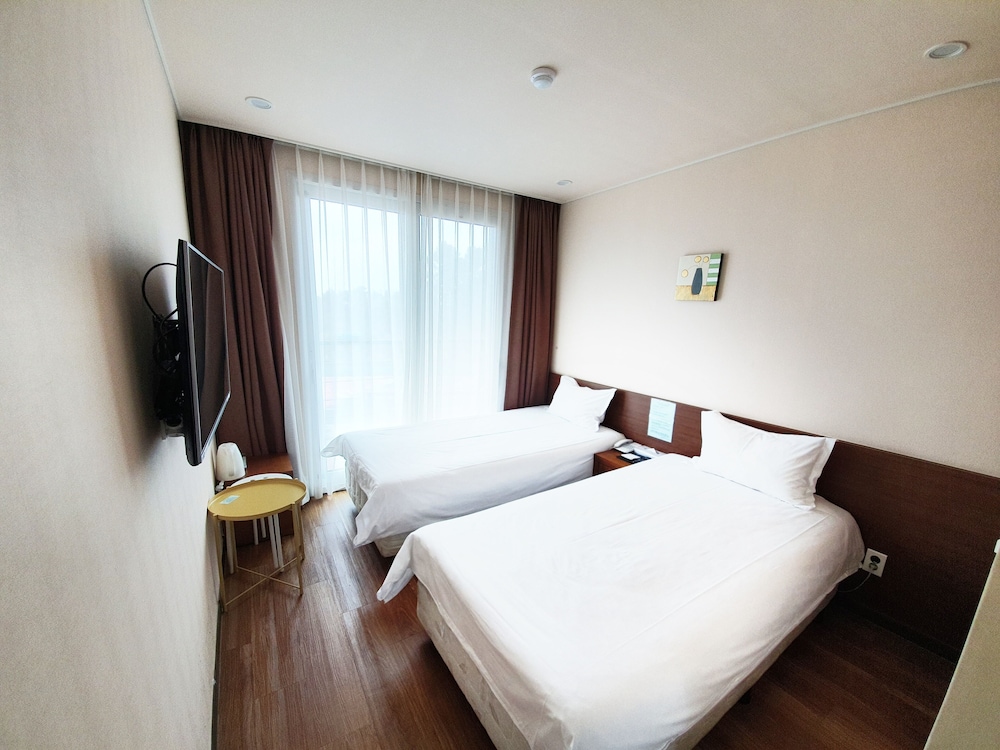 Jeju Ocean Blue Hotel 26/61