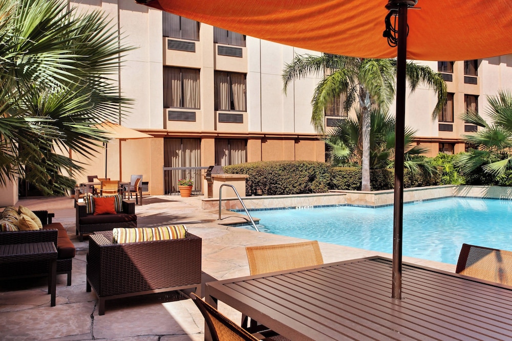 Courtyard Houston Brookhollow 36/41