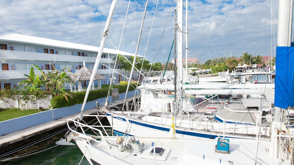 Flamingo Bay Hotel And Marina 31/51