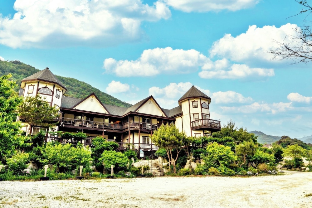 Muju Cherish Pension 48/50