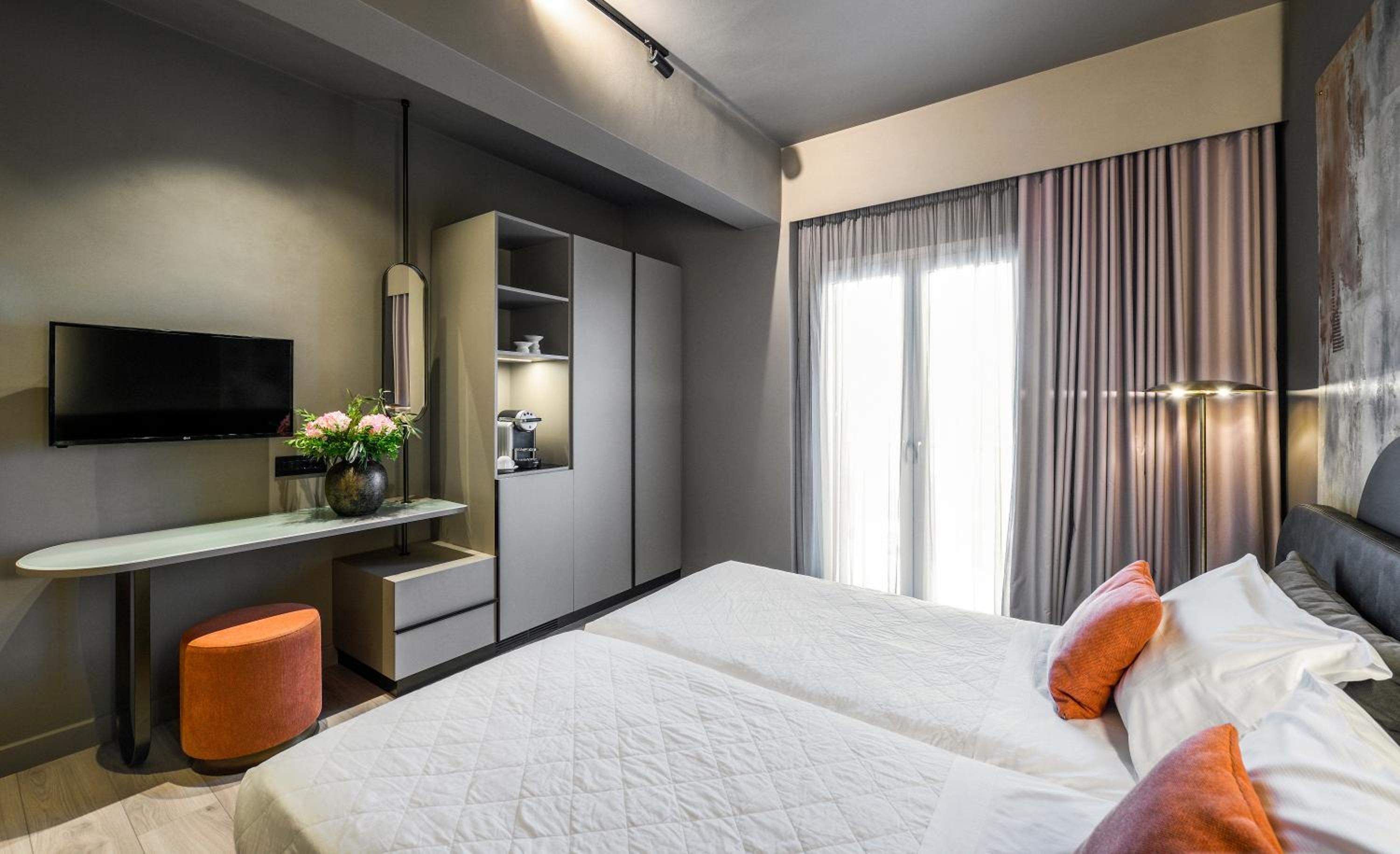 Superior, Twin Beds, Square View, Balcony