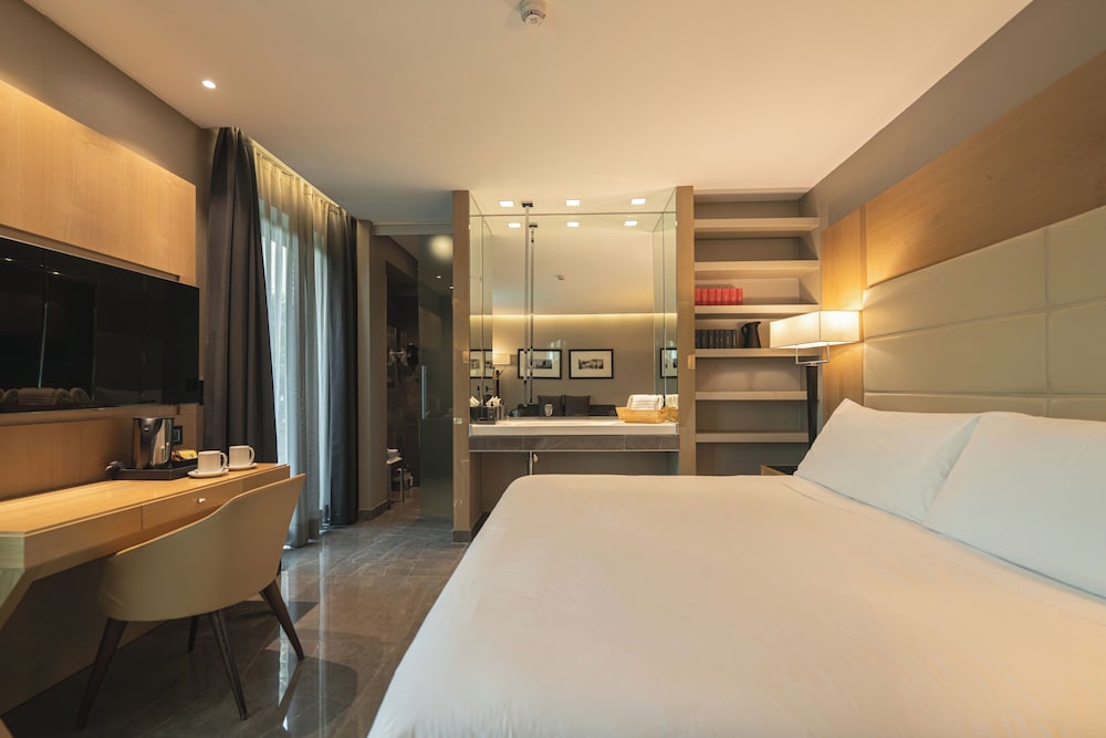 ELEGANT, MINI, DELUXE, SUITE